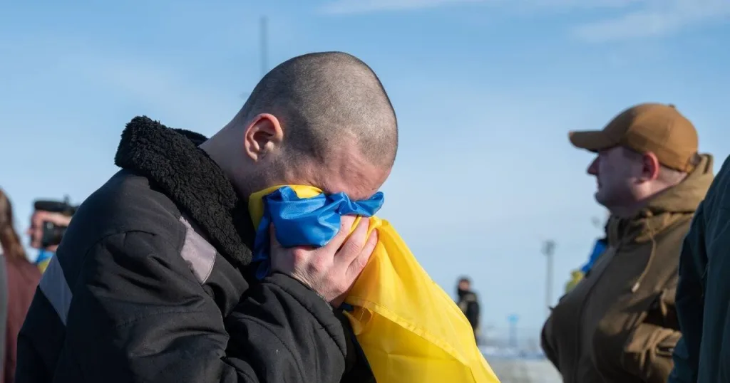 14:57 Ukraine returned home 207 prisoners of war. PHOTO report 11 13342