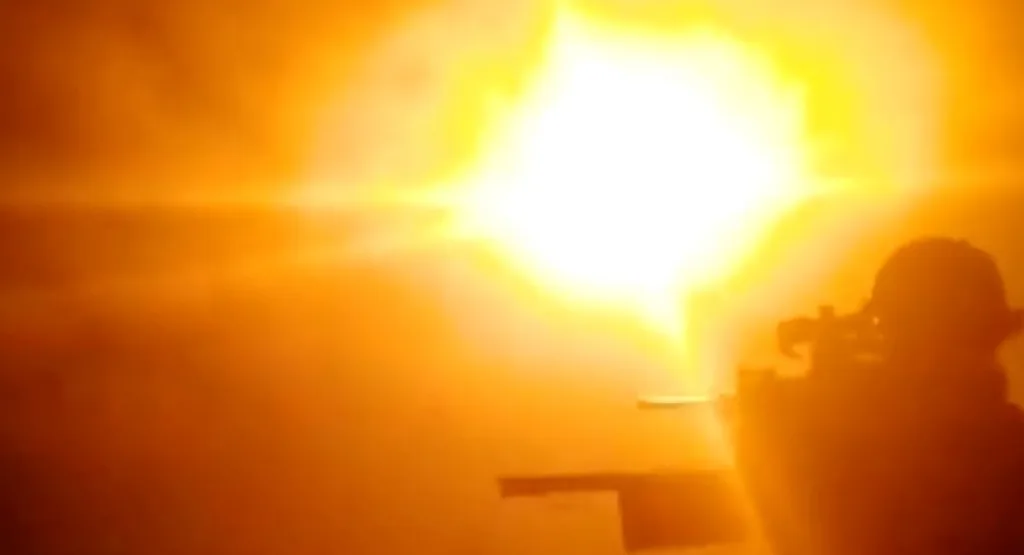 Ukrainian Armed Forces Use Browning Machine Gun to Shoot Down Russian Missile (Video)