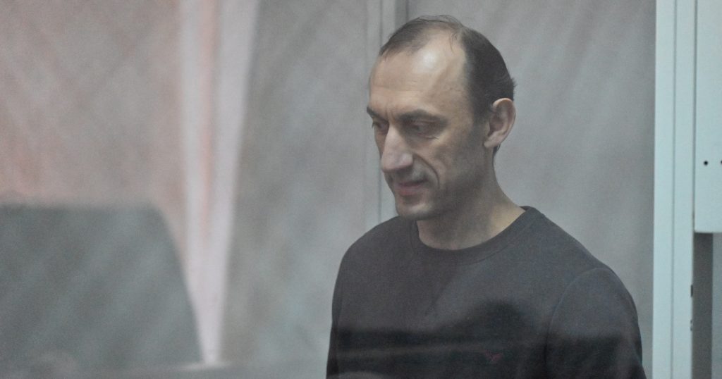 1:06 p.m. The court is considering a petition to extend Chervinsky’s detention. VIDEO+PHOTO report 1 08515