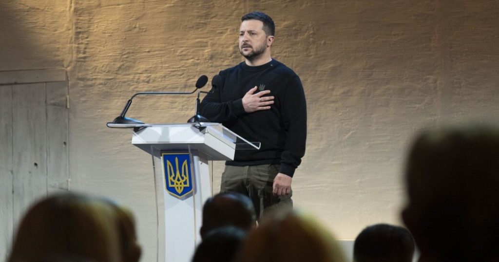 18:27 Zelensky at the presentation of the Shevchenko Prize: During war, culture is even more important than during peace. VIDEO 1 98646